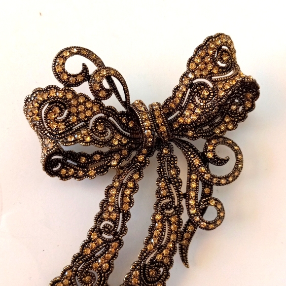 Off Park Collection Crystal Bow Brooch. - Picture 3 of 6